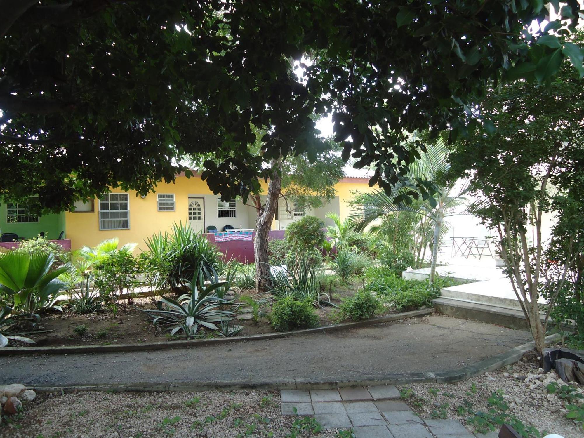 Happy Turtle Apartments Willemstad Exterior photo